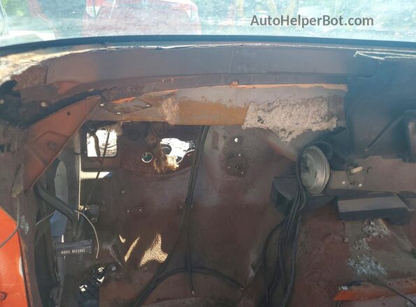 BURNTVIN123 1975 CHEVROLET CORVETTE Оранжевый Вид щитка приборов