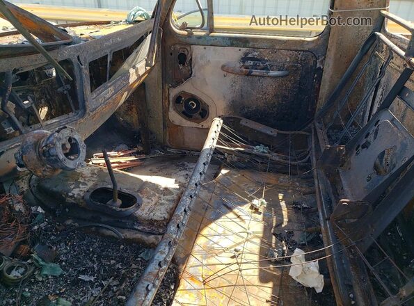 F14HRBG2624 1978 FORD F150 Burn Vista interior delantera