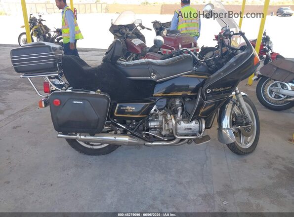 GL14116575 1979 HONDA GL1000 Black Rear interior view