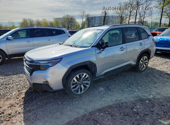 JF2SLSTD0SH450375 2025 SUBARU FORESTER Серебряный Передняя левая четверть