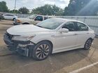 2017 Honda Accord Touring Hybrid White vin: JHMCR6F73HC024859