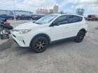2018 Toyota Rav4 Se White vin: JTMNFREV4JJ164814