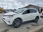 2018 Toyota Rav4 White vin: JTMZFREV7JJ196271