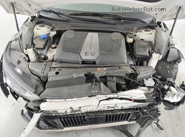 KNDC3DLC3R5214658 2024 KIA EV6 White Widok komory silnika