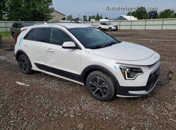 KNDCP3LE5P5061164 2023 KIA NIRO Белый Передняя правая четверть