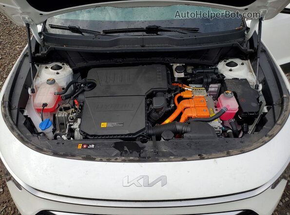 KNDCP3LE5P5061164 2023 KIA NIRO Белый Вид подкапотного пространства