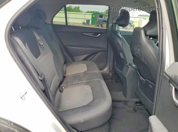 KNDCP3LE5P5061164 2023 KIA NIRO Белый Вид задней части салона