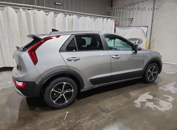 KNDCP3LE8T5318120 2026 KIA NIRO Серый 