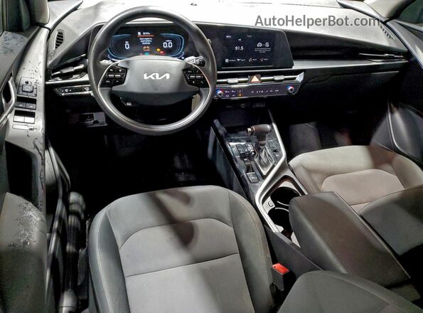 KNDCP3LEXP5069955 2023 KIA NIRO Серый Вид панели приборов