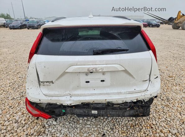 KNDCR3LE9P5047102 2023 KIA NIRO White Rear view
