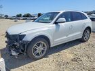 2017 Audi Q5 Premium Белый vin: WA1C2AFP5HA058395
