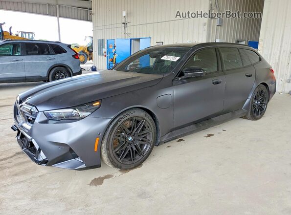 WBS83GV09TCW16447 2026 BMW M5 Gray Przód lewy