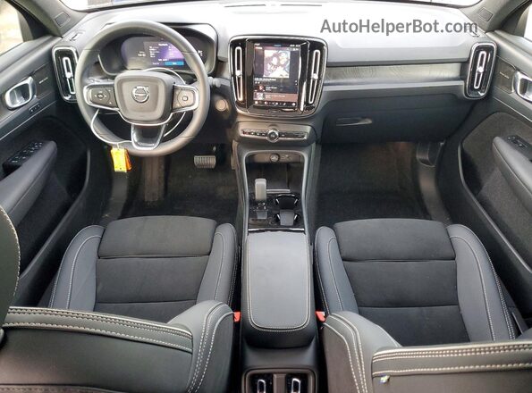 YV4ED3GM1P2053970 2023 VOLVO C40 White წინა პანელის ხედი