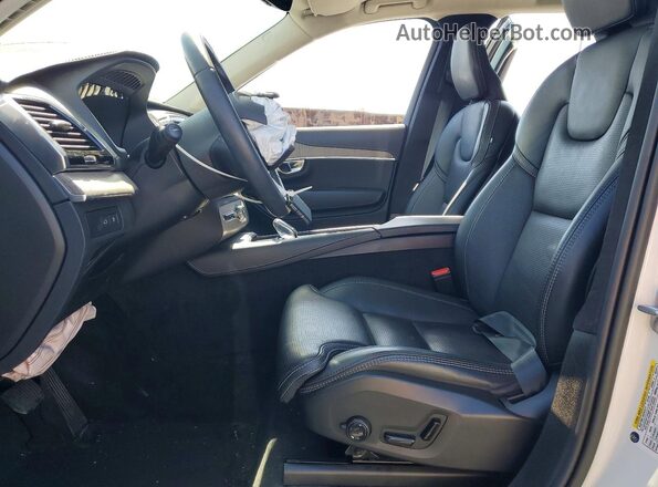 YV4H60CX8P1928845 2023 VOLVO XC90 White Front interior view