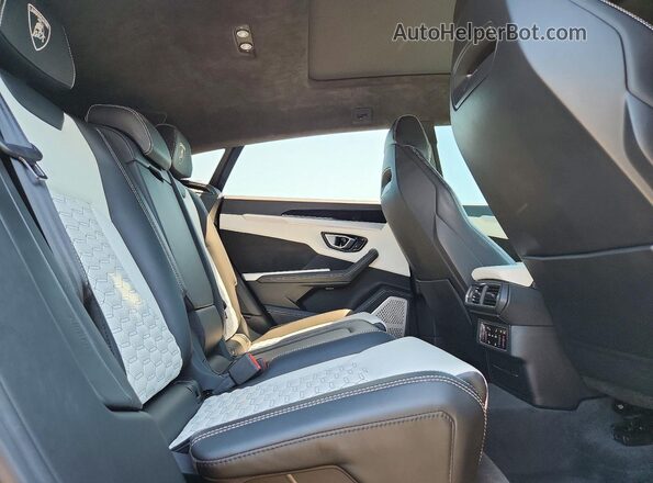ZPBUA1ZL8KLA01862 2019 LAMBORGHINI URUS Black Widok wnętrza z tyłu