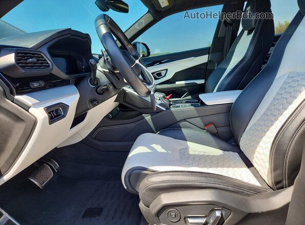 ZPBUA1ZL8KLA01862 2019 LAMBORGHINI URUS Black Widok wnętrza z przodu