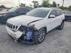 2019 Jeep Cherokee Latitude Plus White vin: 1C4PJLLB1KD324449