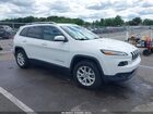 2017 Jeep Cherokee Latitude White vin: 1C4PJMCS5HD216091