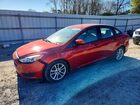 2018 Ford Focus Se Red vin: 1FADP3FE0JL240611
