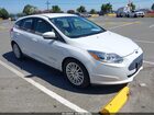 2018 Ford Focus Electric   Белый vin: 1FADP3R43JL296125
