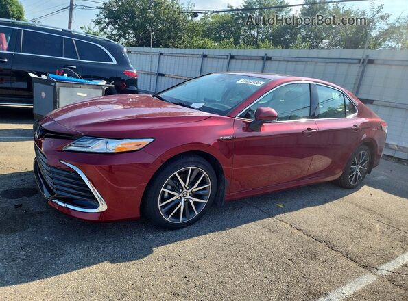 2021 TOYOTA CAMRY XLE