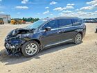 2017 Chrysler Pacifica Touring L Black vin: 2C4RC1BG3HR506972