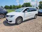 2018 Chrysler Pacifica Touring L White vin: 2C4RC1BG3JR317759