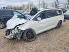 2019 Chrysler Pacifica Touring L White vin: 2C4RC1BG4KR604979