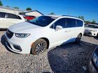 2021 Chrysler Pacifica Touring L White vin: 2C4RC1BG4MR531552