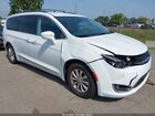 2017 Chrysler Pacifica Touring-l White vin: 2C4RC1BG6HR520736