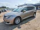 2018 Chrysler Pacifica Touring L Tan vin: 2C4RC1BG6JR197729
