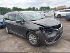 2018 Chrysler Pacifica Touring L Gray vin: 2C4RC1BG7JR235243