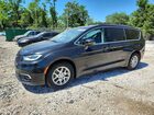 2022 Chrysler Pacifica Touring L Black vin: 2C4RC1BG7NR138484