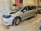 2017 Chrysler Pacifica Touring Silver vin: 2C4RC1DG7HR578187