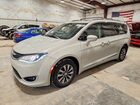 2019 Chrysler Pacifica Touring L Plus White vin: 2C4RC1EG2KR645381