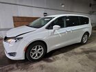 2018 Chrysler Pacifica Touring Plus White vin: 2C4RC1FG4JR125938