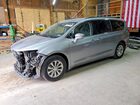 2018 Chrysler Pacifica Touring Plus Silver vin: 2C4RC1FG5JR113278