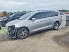2018 Chrysler Pacifica Gray vin: 2C4RC1GG1JR268960