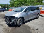 2017 Chrysler Pacifica Limited Silver vin: 2C4RC1GG8HR762873