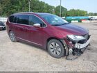 2018 Chrysler Pacifica Hybrid Limited Red vin: 2C4RC1N70JR169324