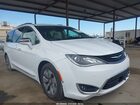 2018 Chrysler Pacifica Hybrid Limited White vin: 2C4RC1N72JR183404