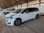 2018 Chrysler Pacifica Hybrid Limited White vin: 2C4RC1N77JR159177