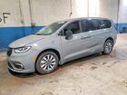 2025 Chrysler Pacifica Hybrid Select Gray vin: 2C4RC1S72SR565499