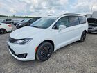 2020 Chrysler Pacifica Touring L White vin: 2C4RC3BG7LR267821