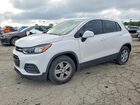 2019 Chevrolet Trax Ls White vin: 3GNCJKSB4KL385371