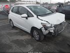 2017 Honda Fit Lx White vin: 3HGGK5H53HM705472
