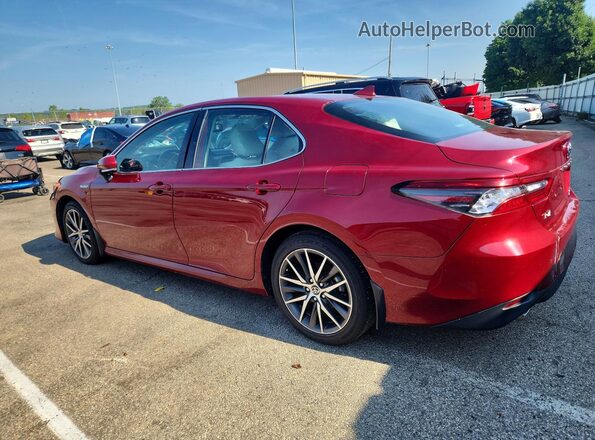 2021 TOYOTA CAMRY XLE