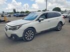 2019 Subaru Outback Touring White vin: 4S4BSATC4K3255567