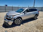 2017 Subaru Outback 3.6r Limited Silver vin: 4S4BSENC7H3401392