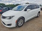 2017 Chrysler Pacifica Touring L White vin: 2C4RC1BG5HR739302